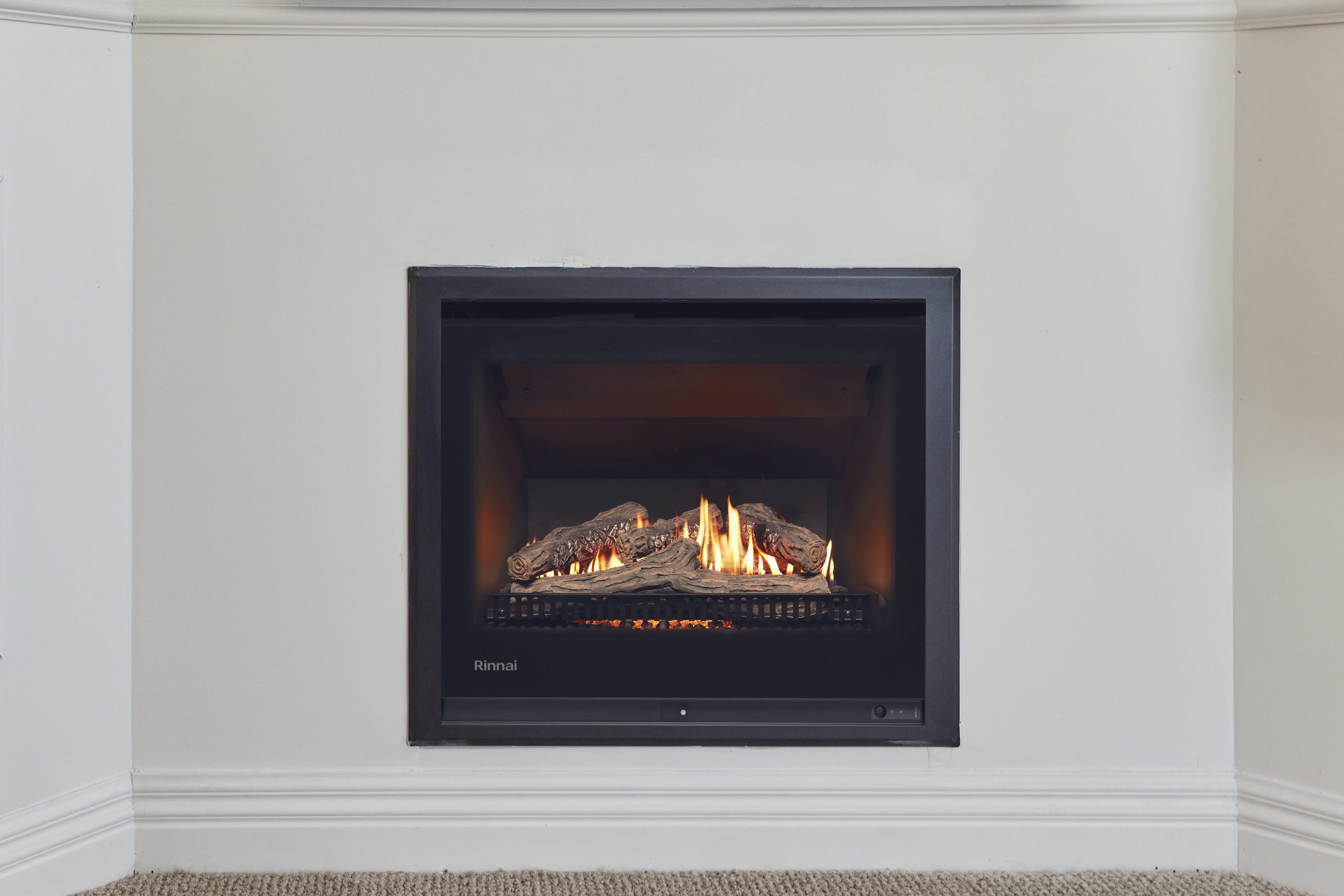 H4 RM4 Master Bedroom Robe Dylan Jenny 030 2 scaled 1